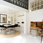 Exceptional In Jordaan Area Apartament *